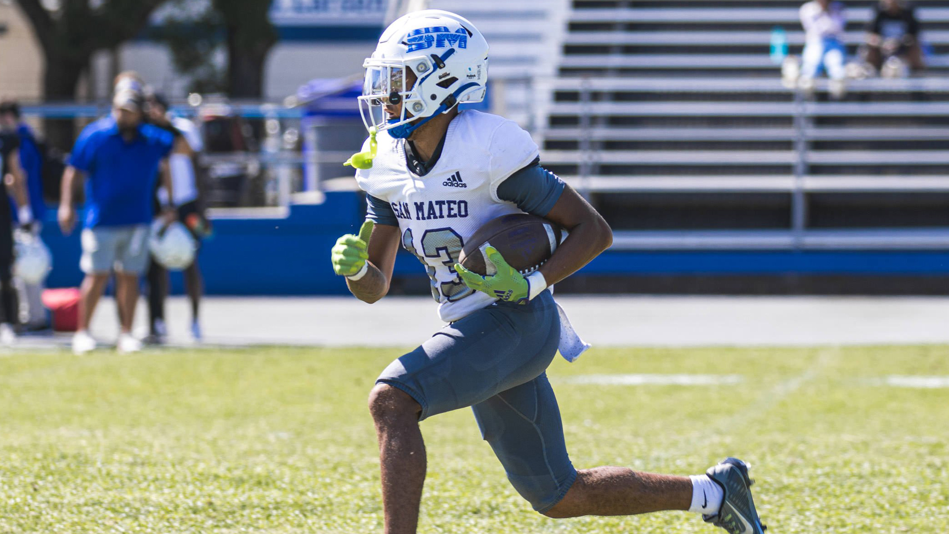 Anthon Freeman scored a pair of TDs in the loss at Butte. (Photo by Patrick Nguyen / @patrophoto)