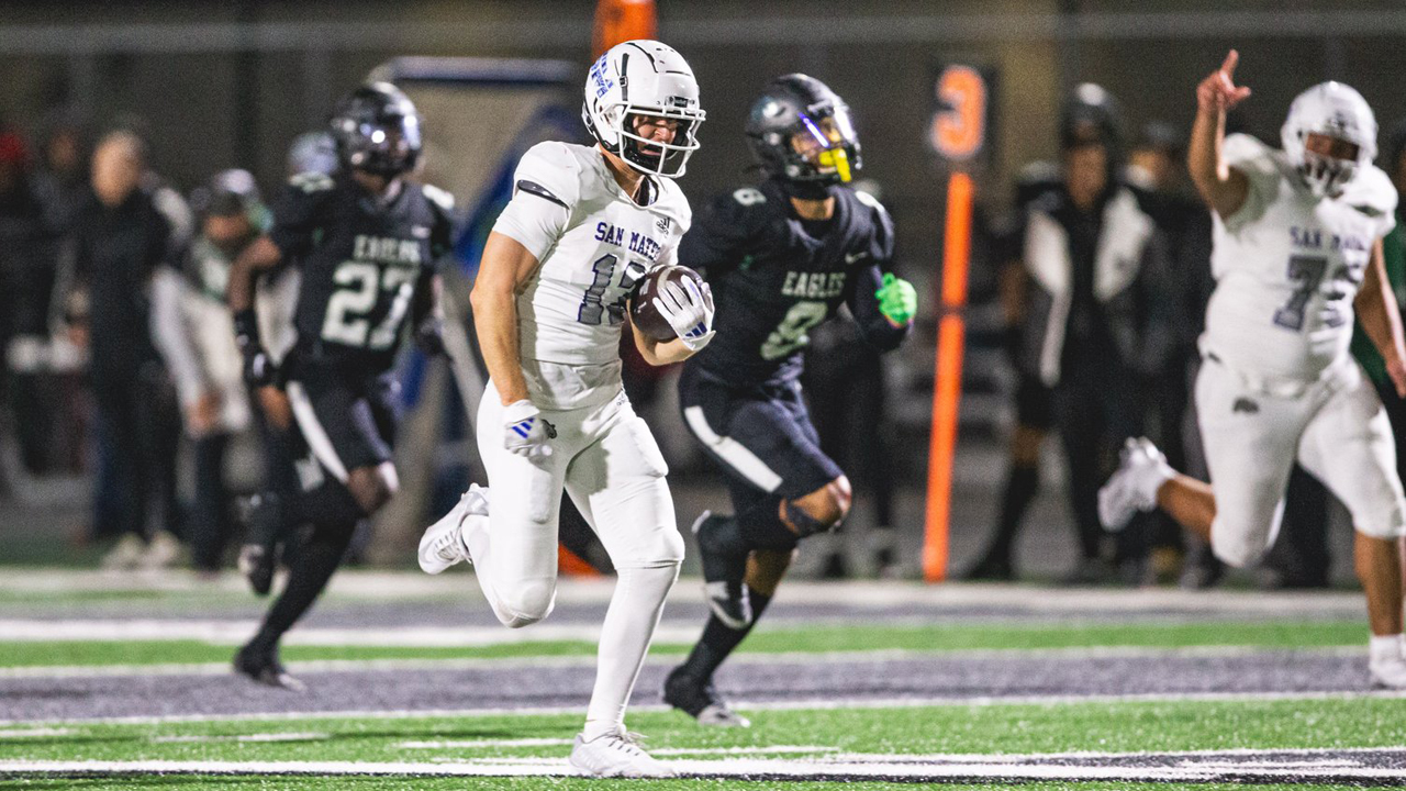 Jack Elgaan runs after his catch for a 76-yard TD reception from Dominic Ingrassia in the win at Laney.  (Photo by Patrick Nguyen / @patrophoto)