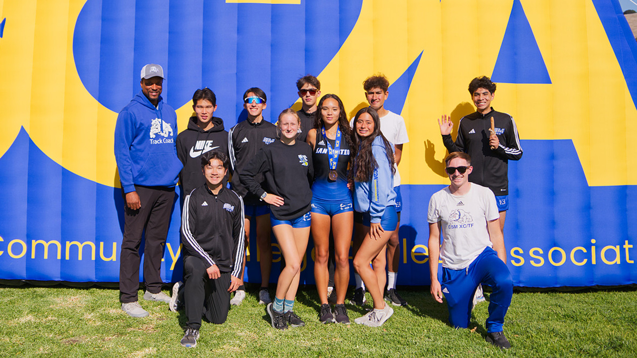 Dorn finishes third for CSM women; Bulldog men take 12th place at Northern California Regionals