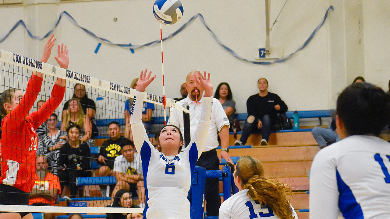 Battle of volleyball streaks in Coast Conference North finale; Cabrillo unbeaten at home since 2007