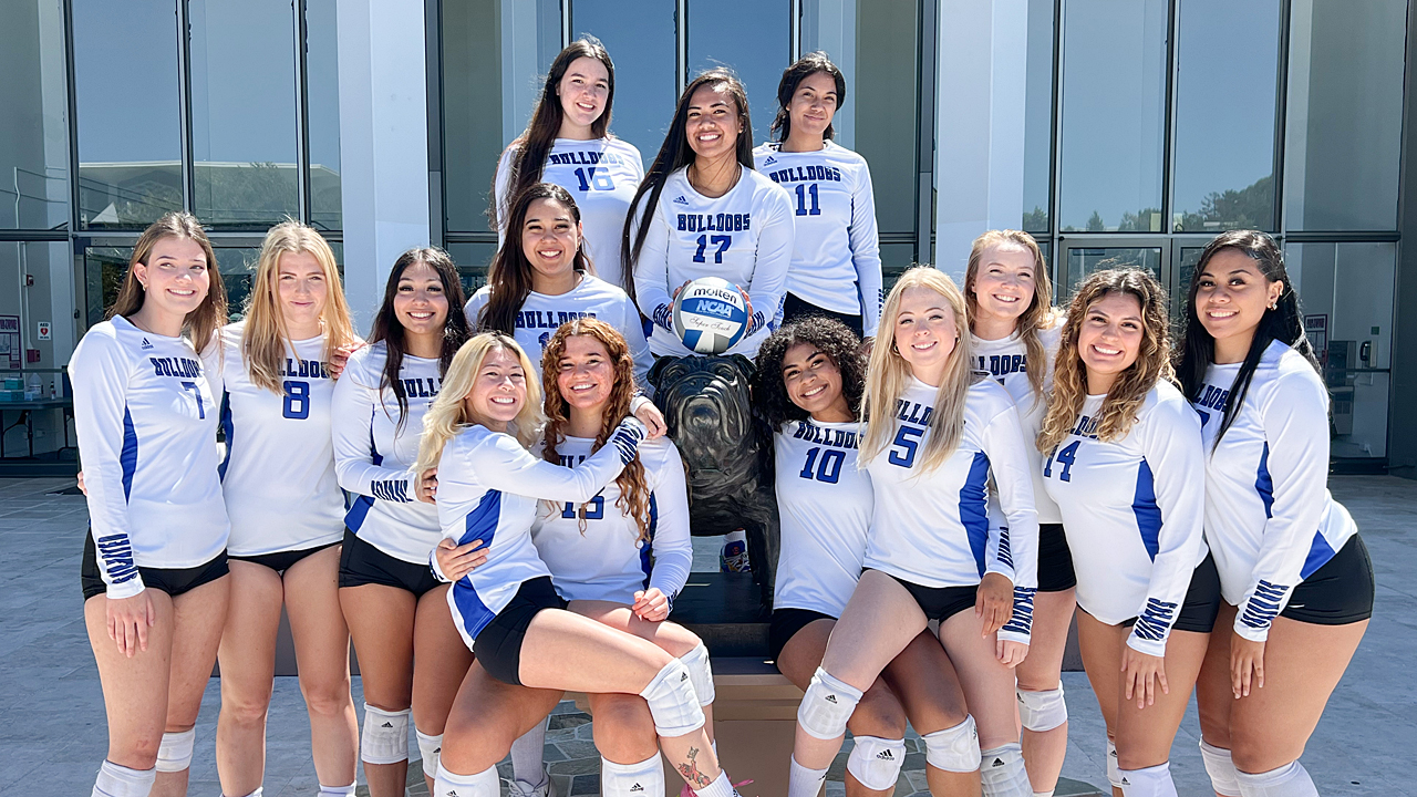 Bulldogs surge to fifth straight win, open conference play with sweep of Las Positas